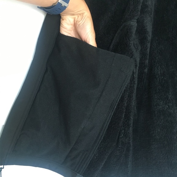 Tumi Stretch Softshell Jacket W/ Fur Lining Medium - Picture 13 of 15